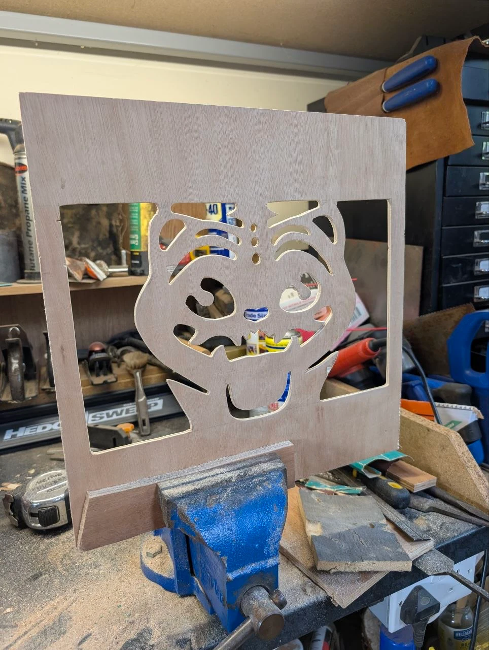 building a tiger trinket box